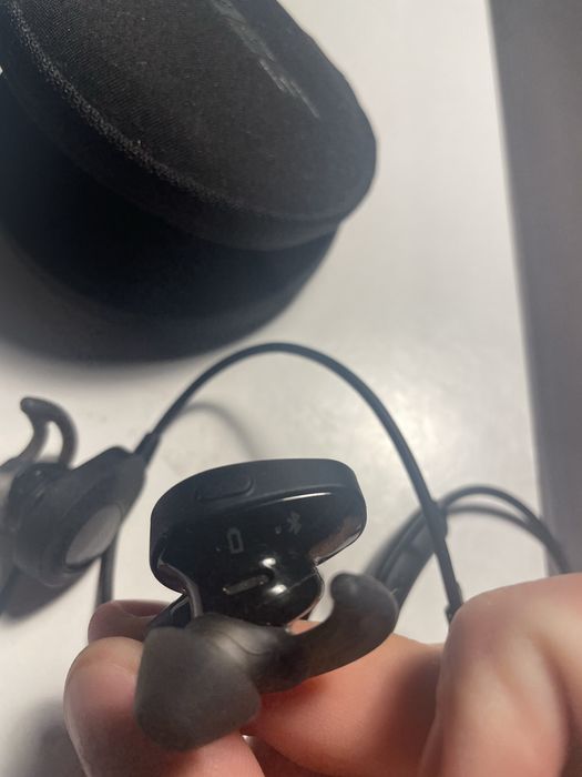 Bose soundsport wirless bluetooth in ear headphones