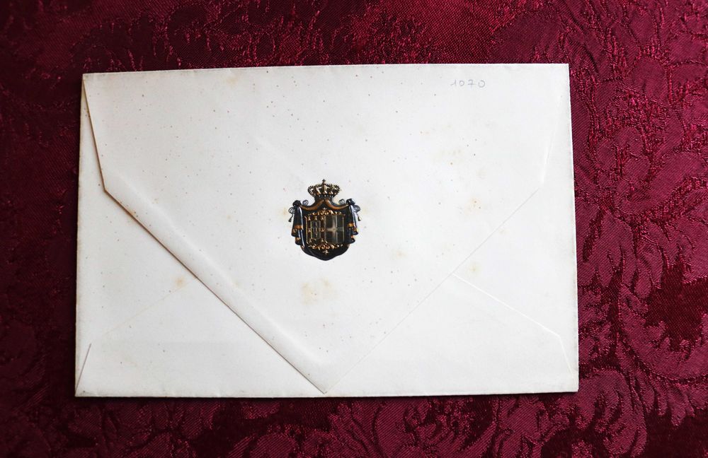 Rainha D. Maria Pia envelope de luto com as suas armas (Reserva MJS)