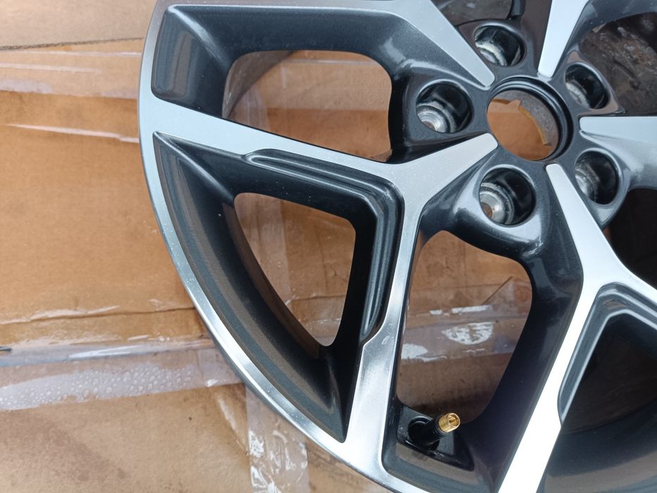 Kia ceed proceed GT felga pojedyncza 17 cali et53 igła wysyłka