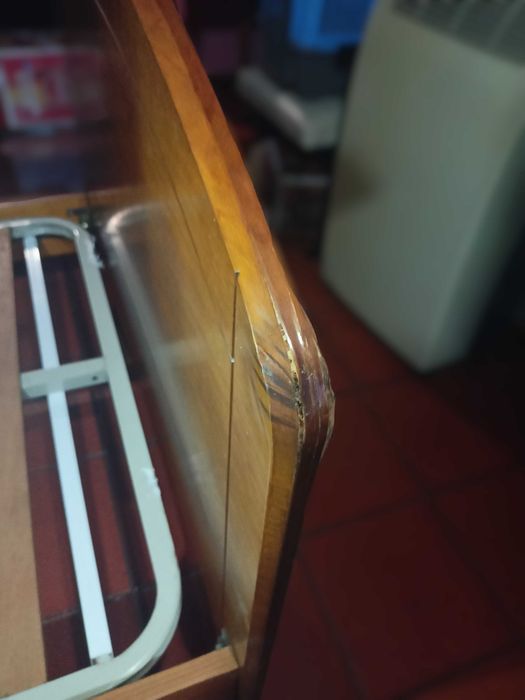 Cama de solteiro com estrado (180cm x 100cm)