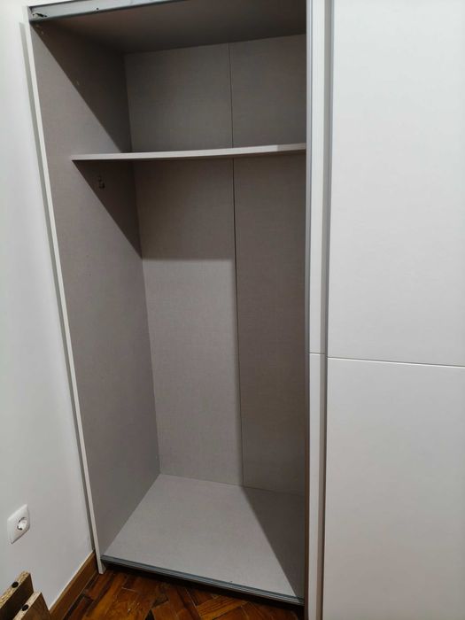 Roupeiro branco com duas portas - 199/170/57,5