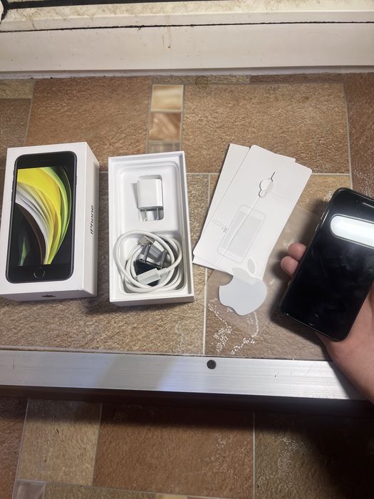 IPhone SE 2020 Black 128GB neverlock айфон СЕ