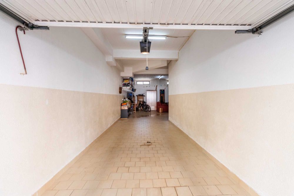 Apartamento T3 Massamá Norte com Garagem Box de 60m2