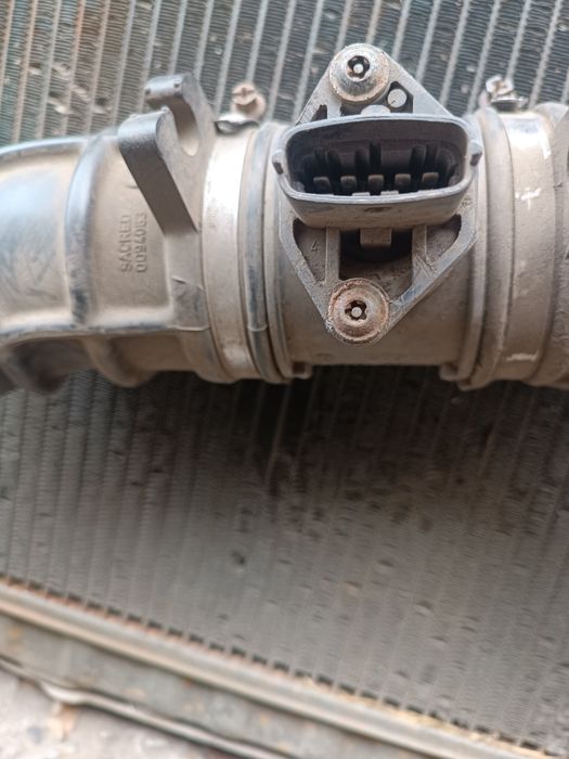 Корпус воздушного фильтра Опель вектора б