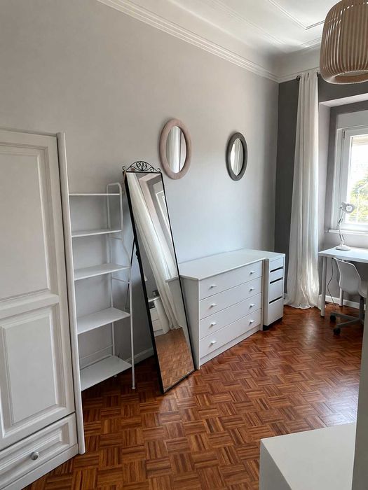 Quarto individual com WC privativo - SUITE - Menina Estudante - Cidade Universitária - Avenidas Novas/ Jardim Zoológico