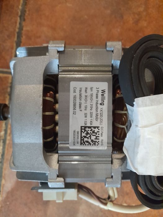 Silnik do pralki ariston RSG 703