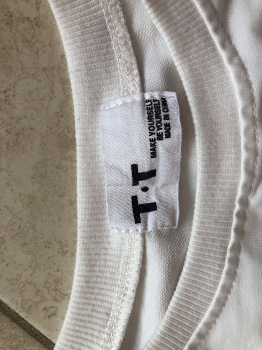 свитшот белый с джинсовыми вставками