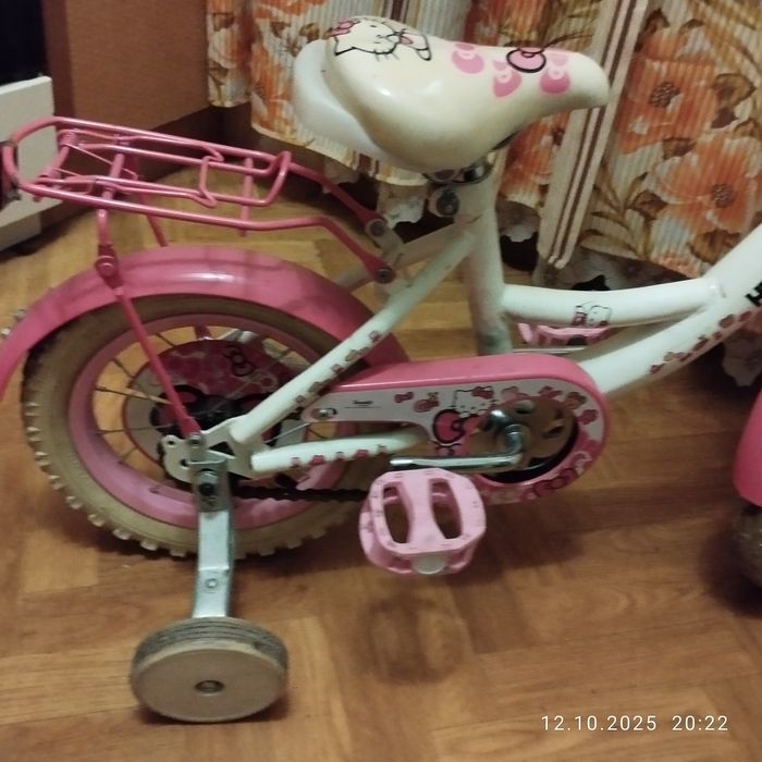 Велосипед 12" Hello Kitty для девочки 2-4 лет