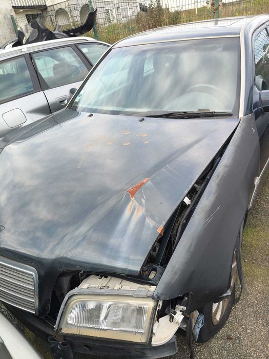 Mercedes C220 (W202) - 250 mil km - Motor Impecável (Batido de Frente)