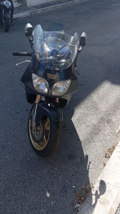 Yamaha YZF 750 r