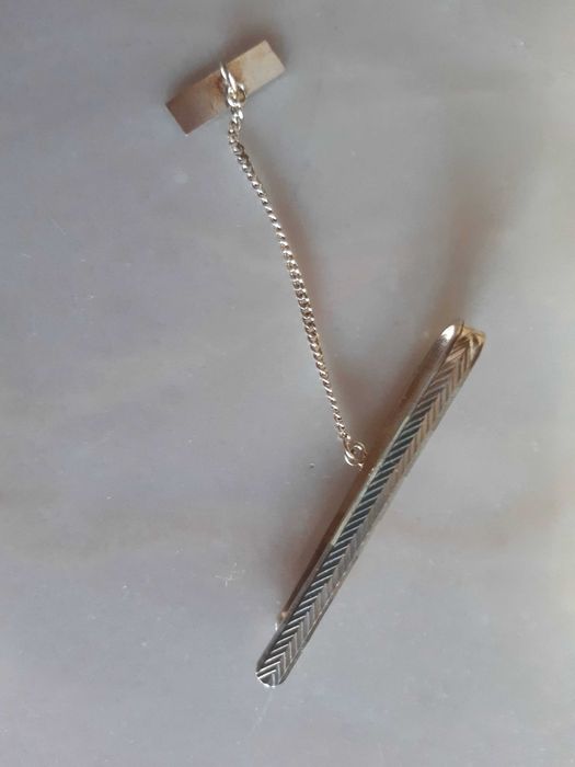 Alfinete prata contrastada para gravata, Novo