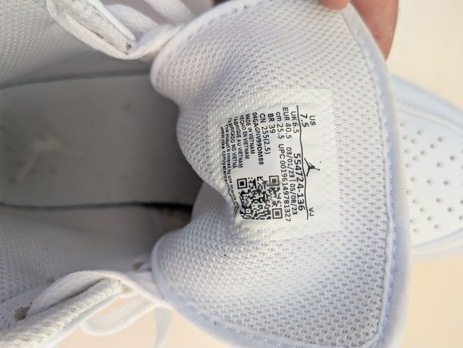 Sapatilhas Nike Air Jordan 1 Mid usadas