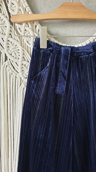 Reserved granatowe nowe welurowe spodnie kuloty R 110