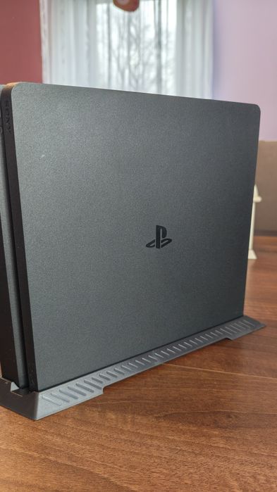 PlayStation 4 plus dodatki