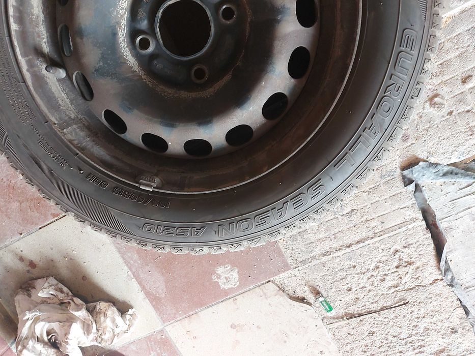 Felgi stalowe z oponami 15 cali