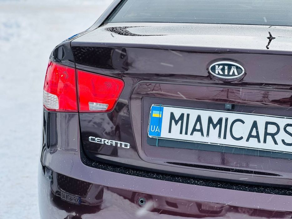 Kia Cerato 1.6 бензин   2011рік  відмінний стан від власника