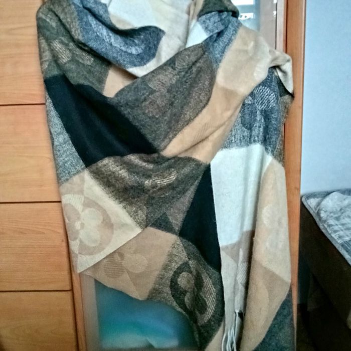 Duży szal z frędzlami Cashmere 187x72
