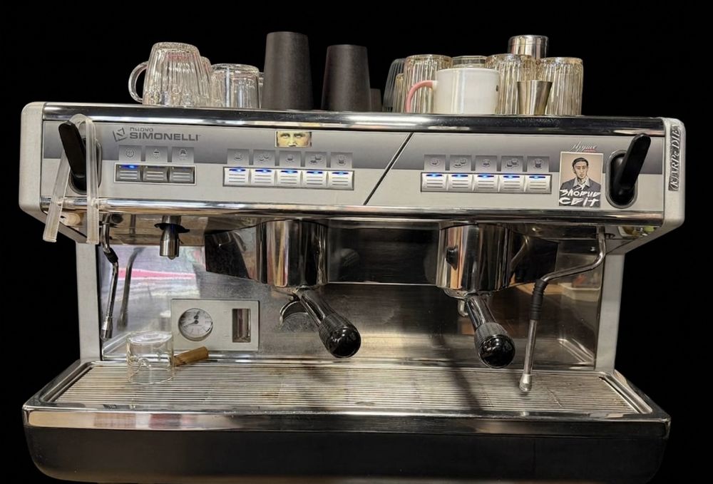 Кавова машинка кавомашинка simonelli nuova