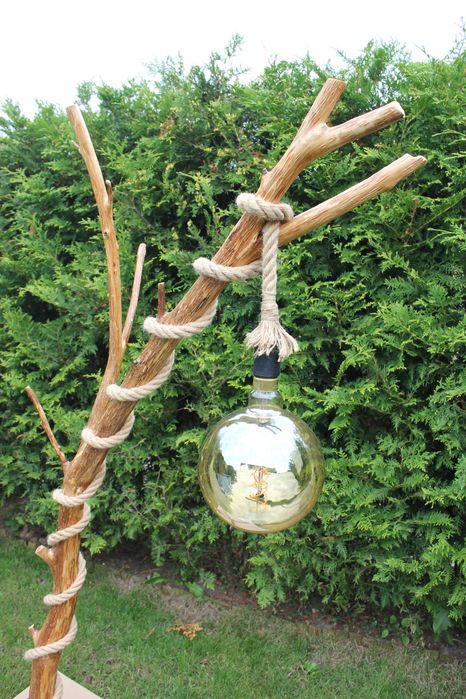 Lampa stojąca, drewniana