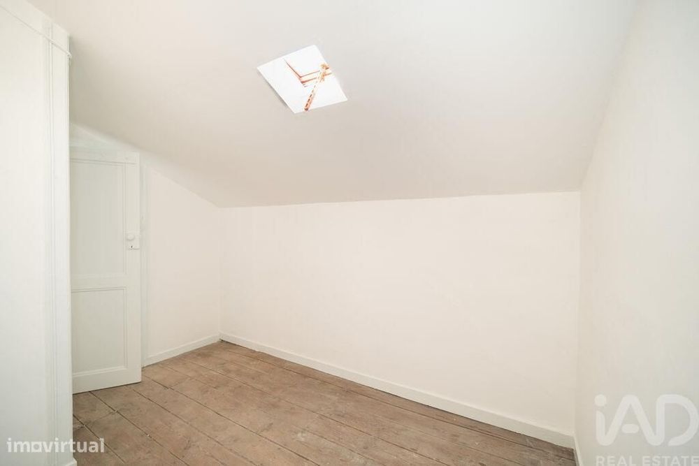 Apartamento T4 em Campolide de 86 m2
