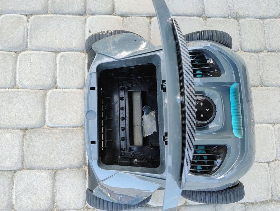 Robot odkurzacz basenowy