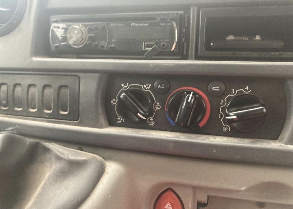 Renault Master kontener plus winda Niski przebieg