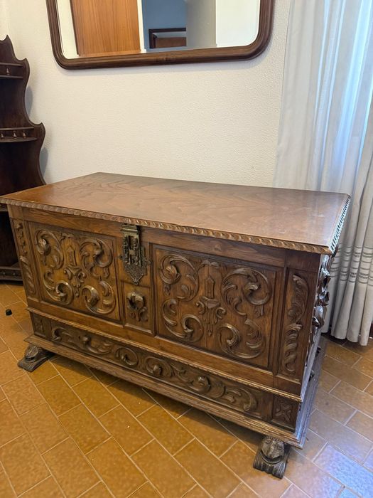 Baú madeira maciça