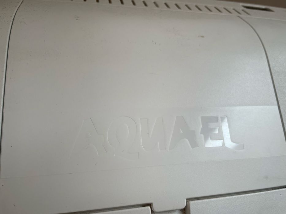 Akwarium 40l aquael  z lampą i pokrywą