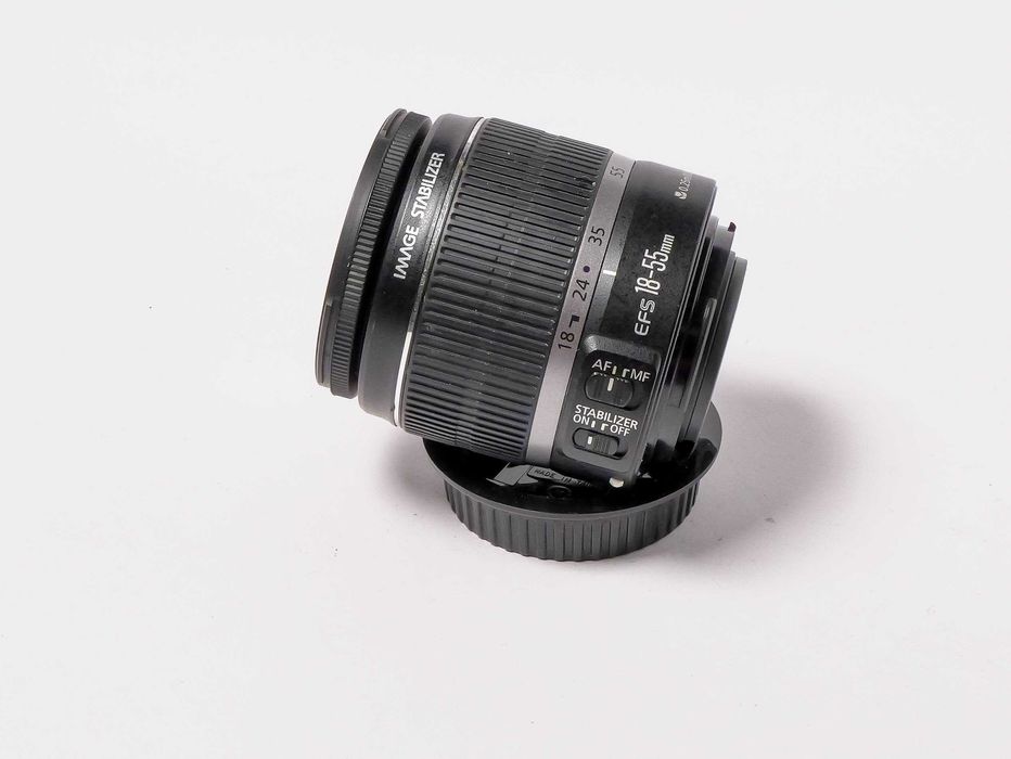 Canon 18-55mm f/3.5-5.6 EF-S IS