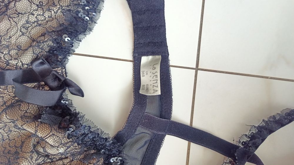 Продам  бюстгальтер LA SENZA EUR 85B, SECRET Possessions 70А