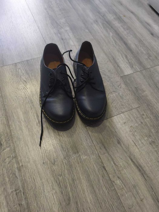Sapatos imitação Dr. Martens azul