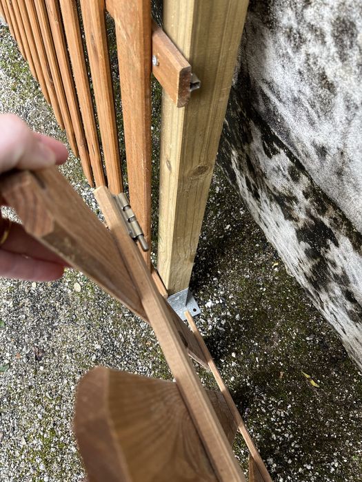 Portão e cerca madeira