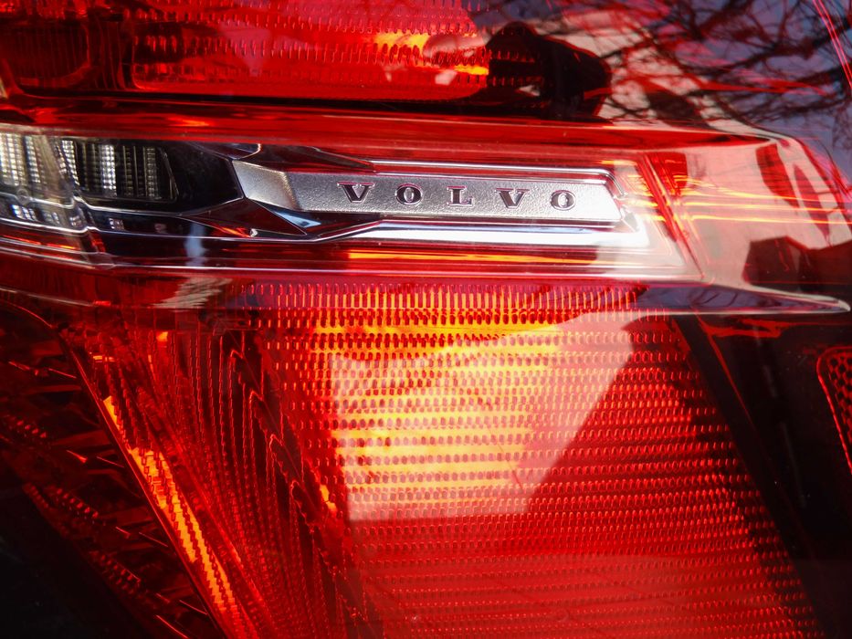 Lampa prawy tył VOLVO xc60 2018 r