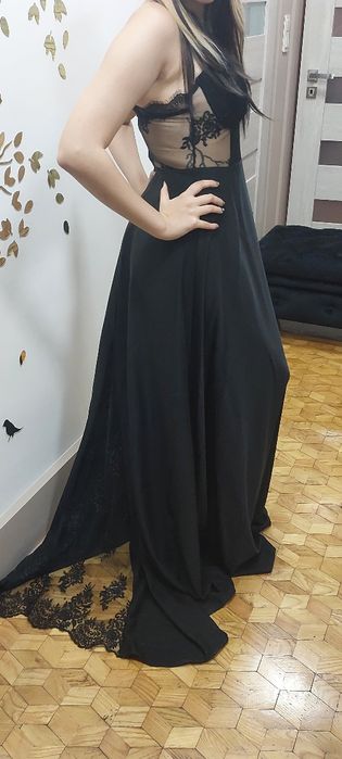 Sukienka z koronką i długim tyłem s