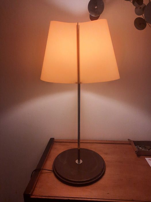 Candeeiro de mesa Area