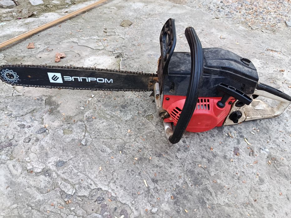 Продам бензопилу