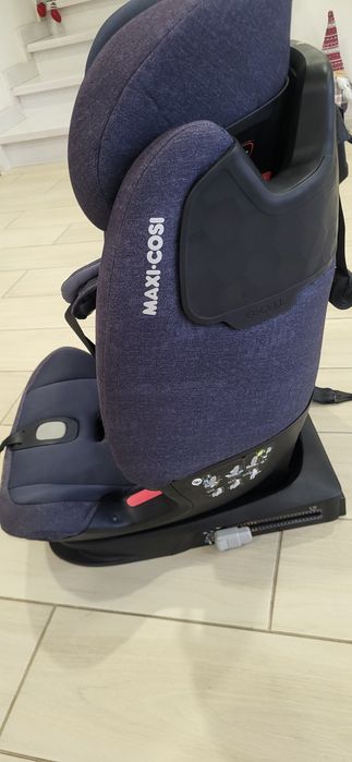 Дитяче  автокрісло Maxi Cosi titan pro