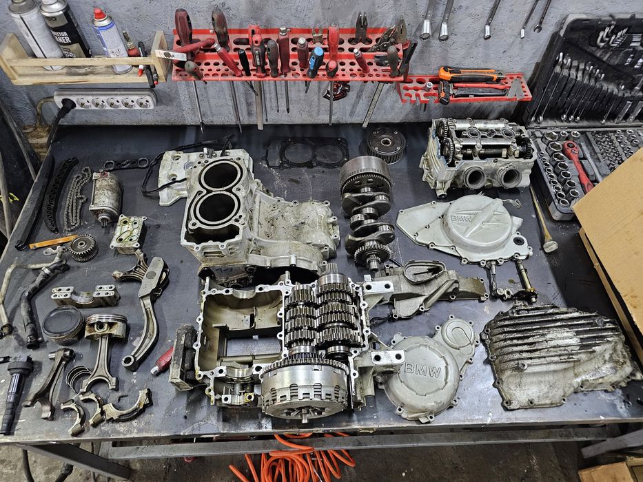 Двигатель BMW F800 ST R GS F850 мотор двигун гбц стартер кпп коленвал