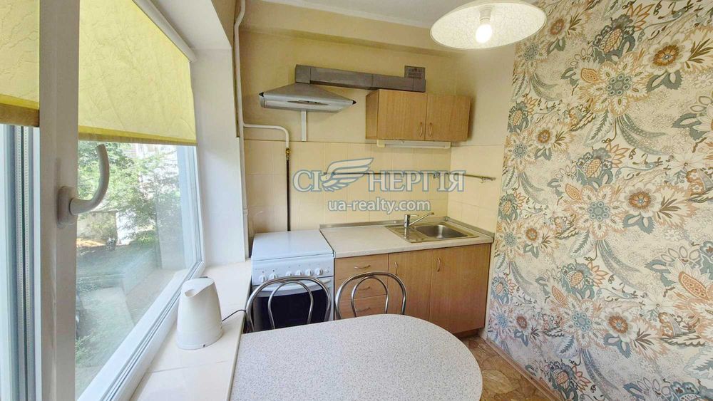 1-кім Каунаська, 10 Дарницька площа