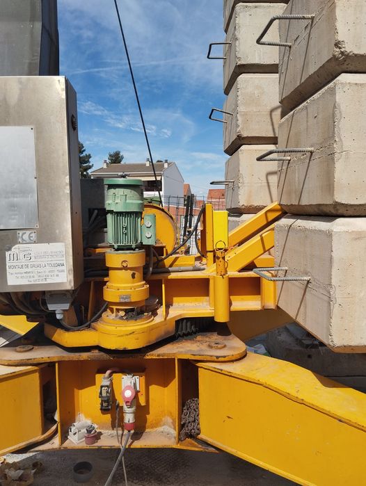 Grua Automontante Saez 19x28