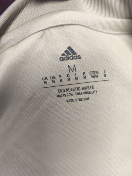 Vendo t-shirt de treino do Benfica (portes incluídos)
