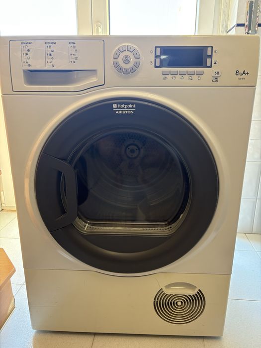 Máquina de secar Hotpoint Ariston A TCD 874