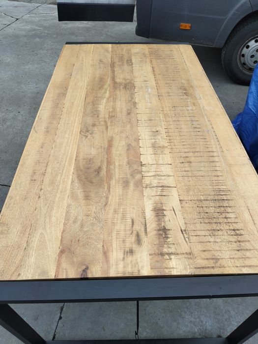 Design industrialny stół w stylu loft