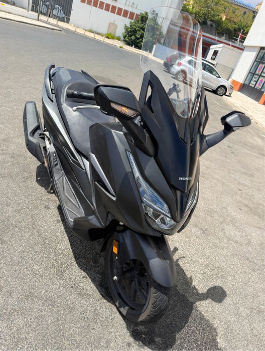 : Vende-se Honda Forza 125 em otimo estado !