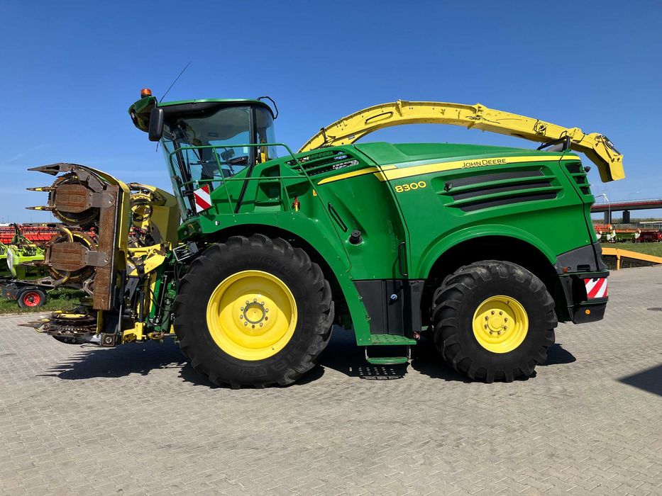Кормозбиральний комбайн John Deere 8300 2016 рік,  3899/2559 мото/год
