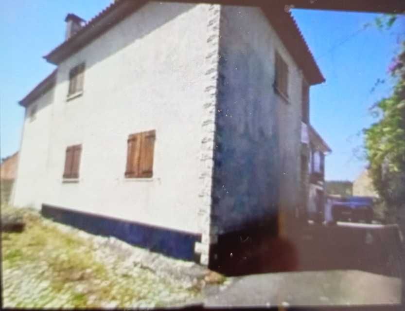 Moradia T 5 em MORTÁGUA