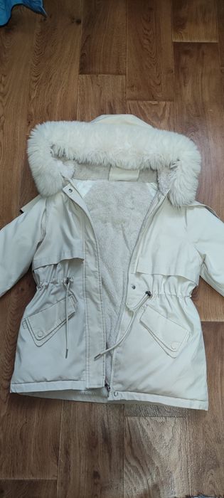 Курточка  тепла  в гарному стані