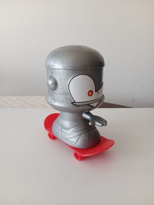 Figura Skater Beth & Boom (brinde antigo dos gelados Olá)