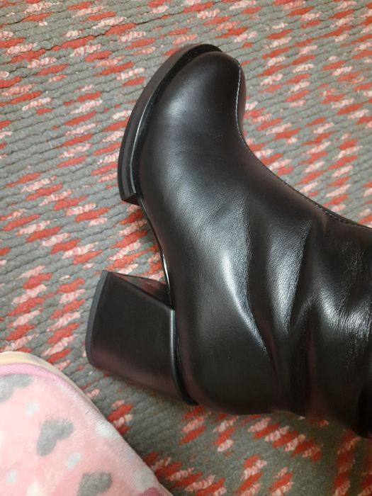 Продам шкіряні ботфорди