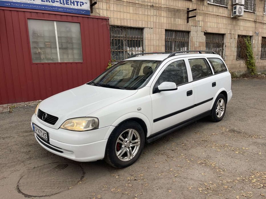 Автомобіль в чудовому стані. Кузов майже весь в рідній фарбі. Дно, пороги арки,стакани в Ідеальному стані. Мотор 1.6, працює добре, не димить, масла не бере зовсім. Електрика вся працює. Склопідйомники і кондиціонер. Ходова частина вся зроблена. Салон зберігся добре. Нова Зимова резина на гарних титанових дисках. До автомобіля не виникає жодного питання. На повному та Впевненому ходу. Будь який вид оформлення документів. Символічний торг біля авто. Знаходиться м Полтава вул Ковпака 17.